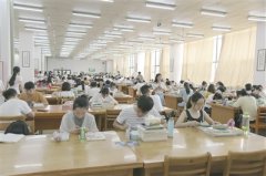 暑假不休假 眾多學(xué)子備戰(zhàn)考研